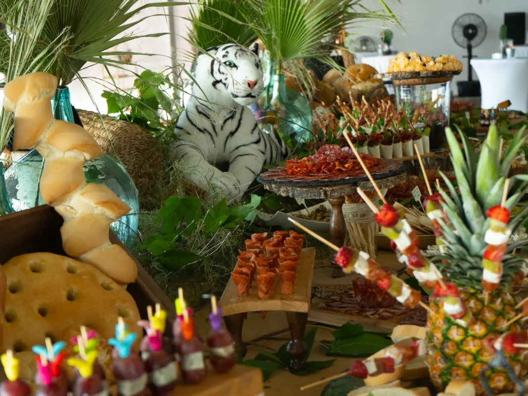 Mesa salada y mesa dulce: ¿cuál incluir en tu evento?