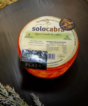 Queso de cabra curado al pimentón - Solocabra