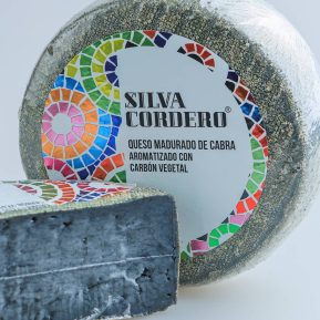 Queso de cabra con carbón vegetal - Silva Cordero