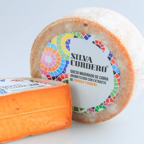 Queso de cabra aromatizado con extracto de Paprika y Romero - Silva Cordero