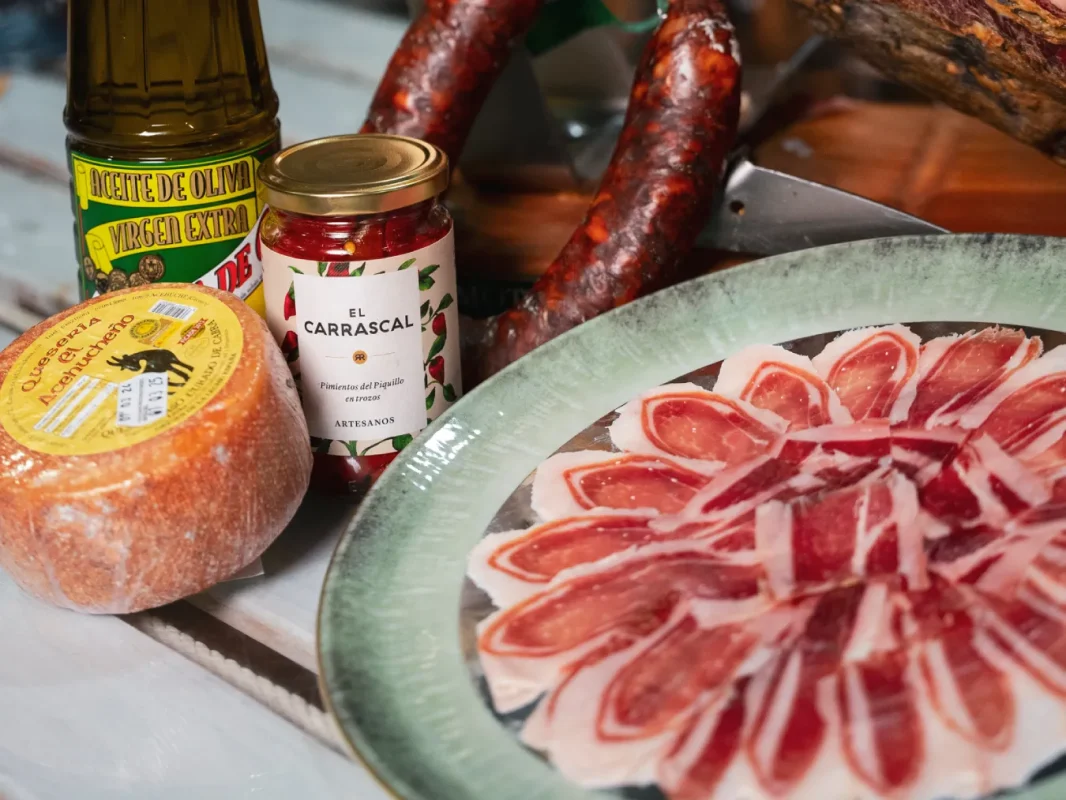 ¿Merece la pena comprar jamón deshuesado? Ventajas y desventajas antes de decidirte